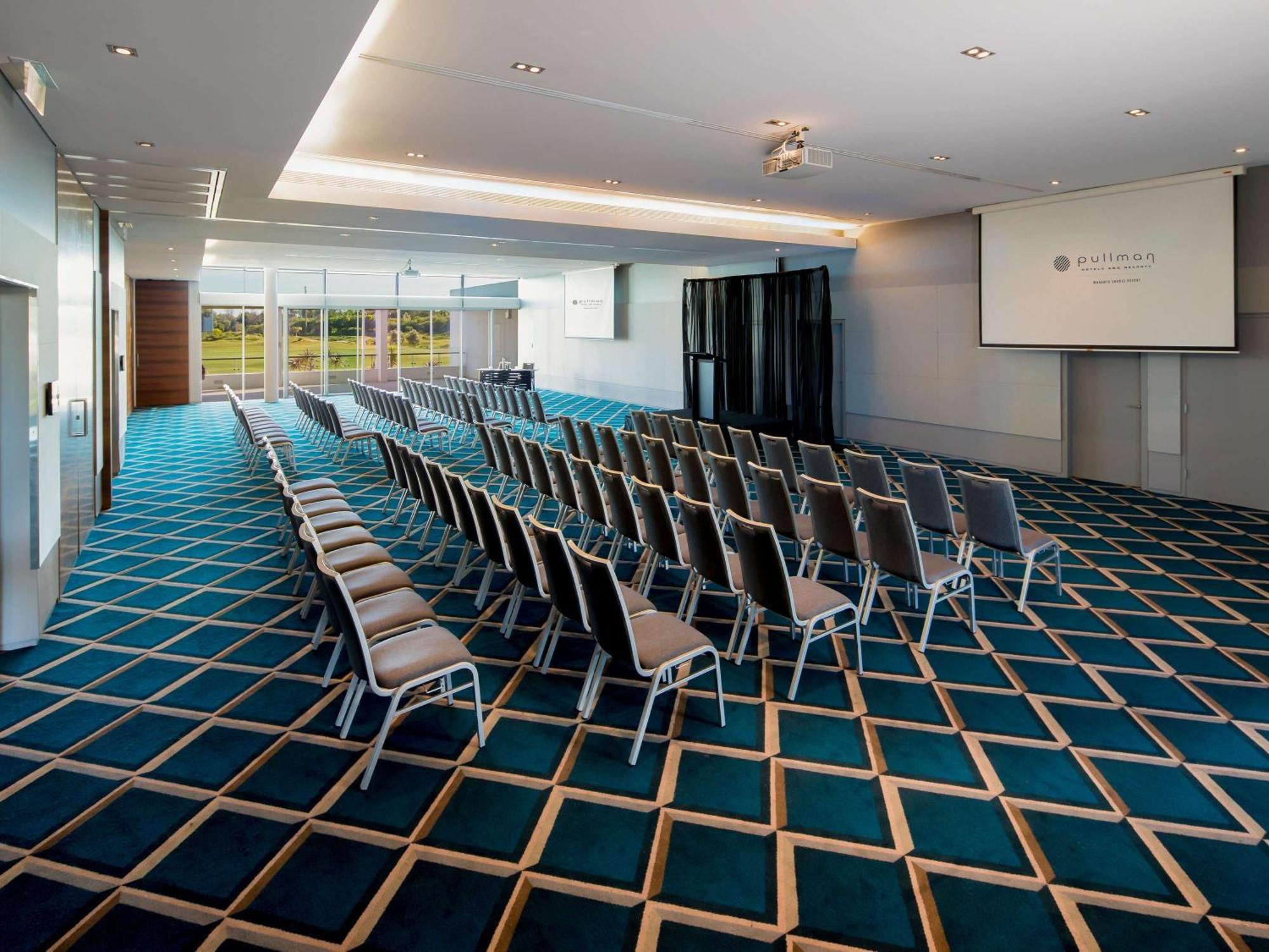 Pullman Magenta Shores Resort Entrance Zewnętrze zdjęcie The Auditorium